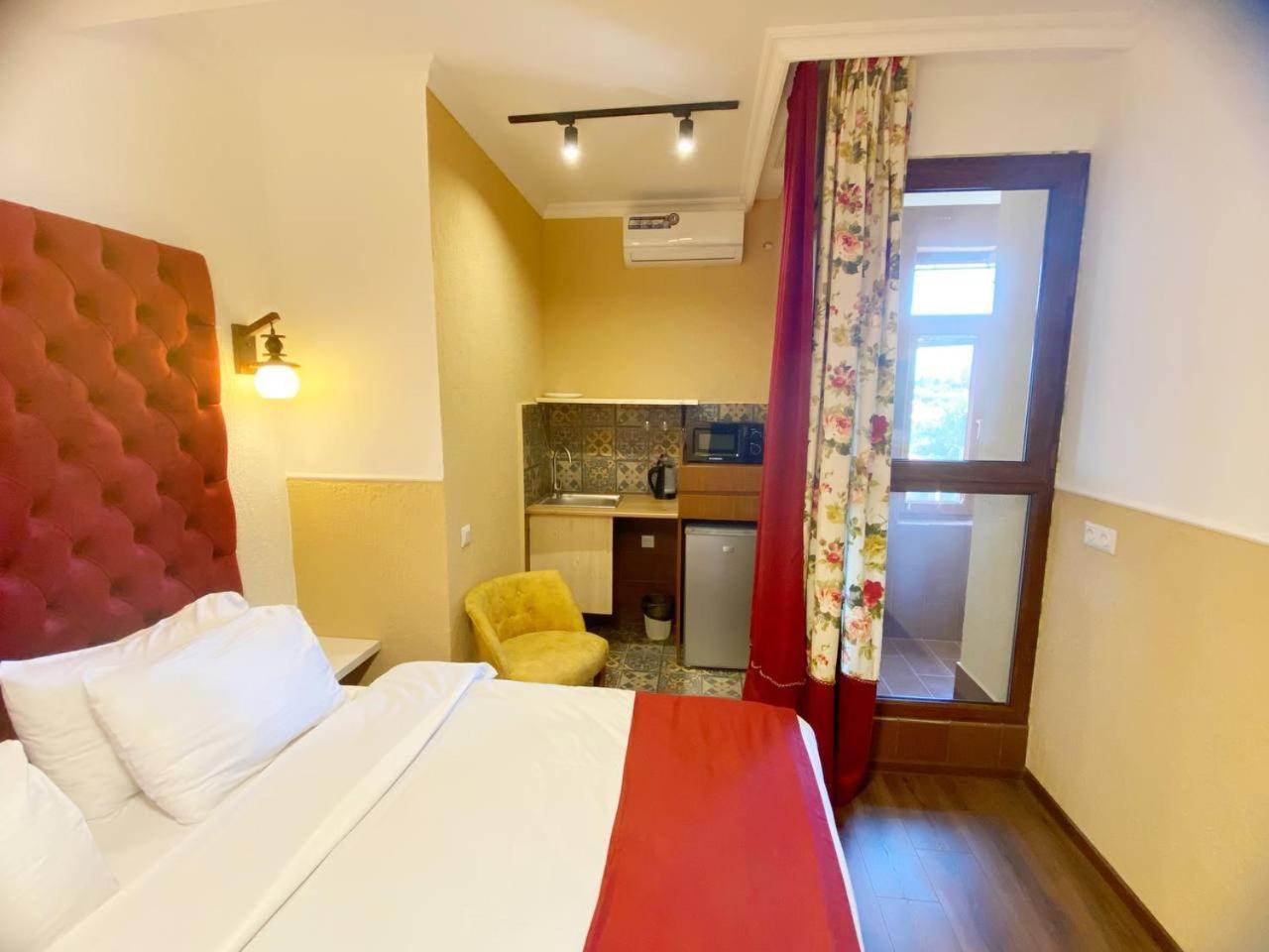 Hotel Orange Kutaisi Exterior photo